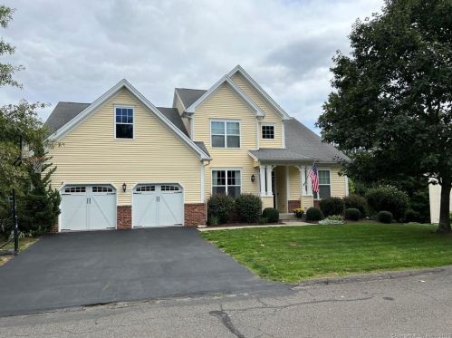 27 Independence Cir, Waterbury CT  06762-3350 exterior