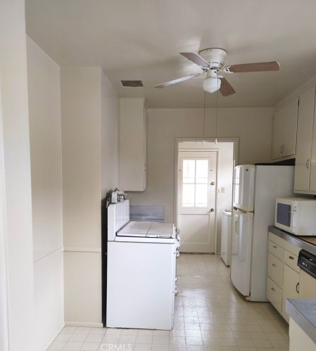 6527 Turnergrove Dr, Lakewood CA  90713-2707 exterior