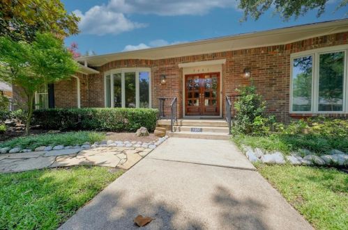 7051 Chipperton Dr, Dallas, TX 75225-1706