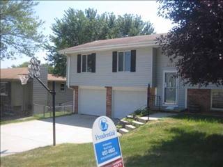 2609 Geri Dr, Bellevue, NE 68147-2420