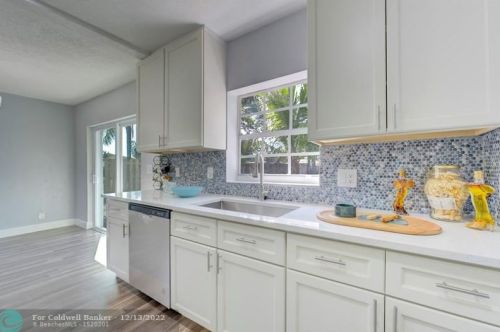 1485 1st Ct, Boynton Beach FL  33435-2609 exterior