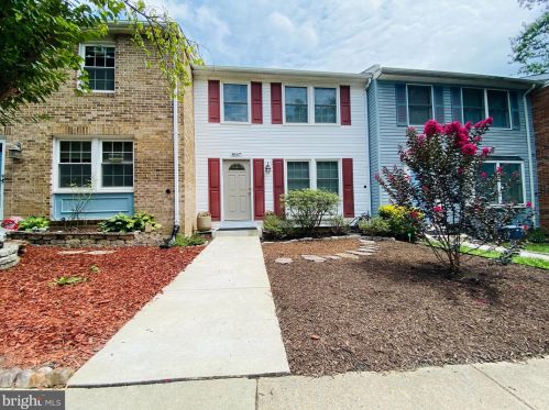 8167 Curving Creek Ct, Springfield VA  22153-3709 exterior