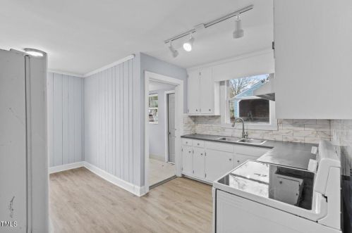 921 Graham St, Burlington NC  27217-6062 exterior