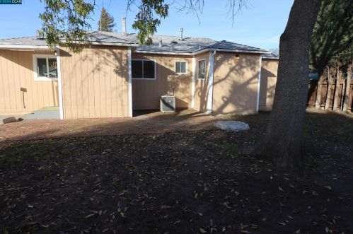 50 Banchio St, West Pittsburg CA  94565-3427 exterior