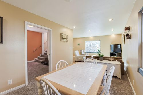 2526 Bartlett Ave, Milwaukee WI 53211-3952 exterior