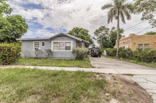 4010 Gdn Ave, West Palm Beach FL  33405-2578 exterior
