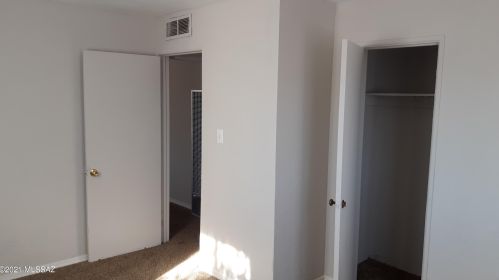 6201 29th St, Tucson AZ  85711-6815 exterior