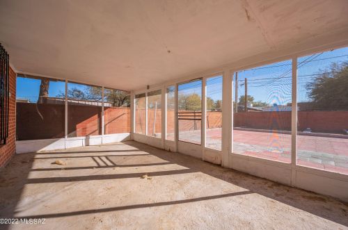 5002 1 St, Tucson AZ 85711-1507 exterior