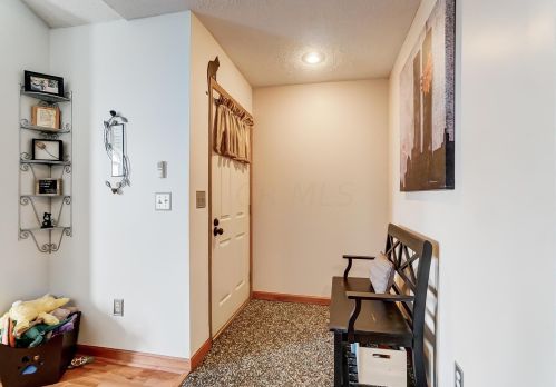 2466 Hooverside Ln, Darbydale OH  43123-3934 exterior