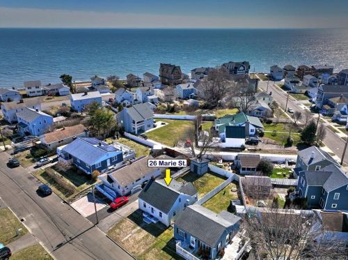 26 Marie St, Milford, CT 06460-7631