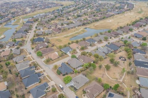 9301 Perimeter St, Denton TX  76207-5636 exterior