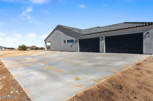 3462 Silverdale Rd, San Tan Valley, AZ 85144