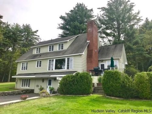 9 Black Bear Rd, Shady, NY 12409-5403