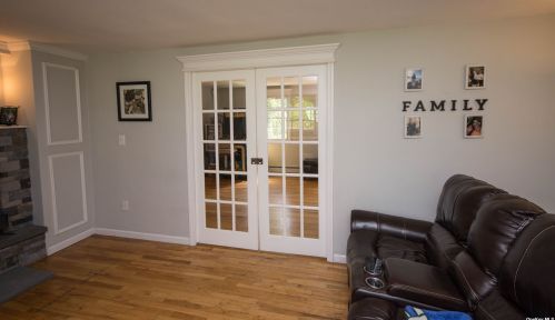 70 Osborne Ave, Mount Sinai NY  11766-3138 exterior