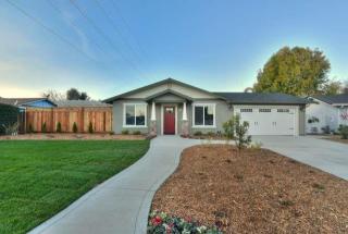 445 Gavilan Ct, Gilroy, CA 95020-3603
