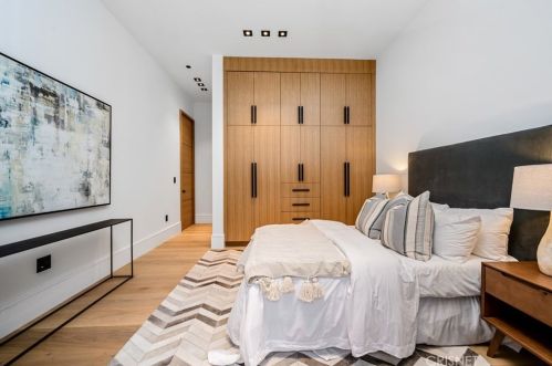 4508 Haskell Ave, Van Nuys CA  91436-3148 exterior