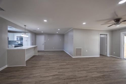 2503 46, Galveston TX  77551-5702 exterior