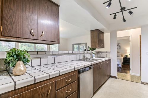 1047 Redmond Ave, San Jose, CA 95120-1834