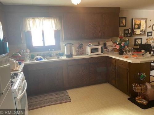 821 9th Ave, Otisco, MN 56093-3630