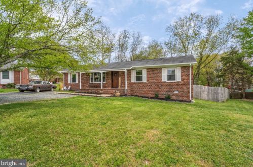 714 Scott Dr, Fredericksburg, VA 22405-2228