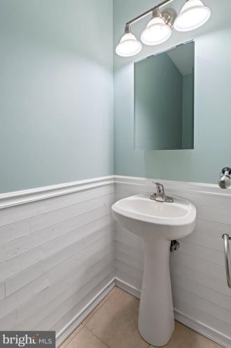 60 Silver Birch Dr, Lancaster PA  17602-7014 exterior