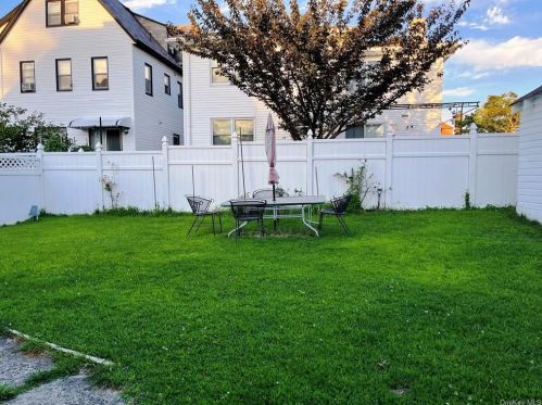 311 Rich Ave, Mount Vernon NY  10552-3010 exterior