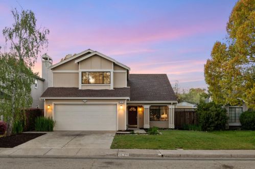 360 Flaming Oak Dr, Concord, CA 94523-1240