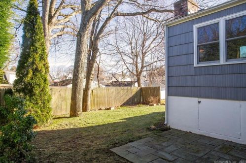 16 Visconti St, Norwalk CT  06851-4033 exterior