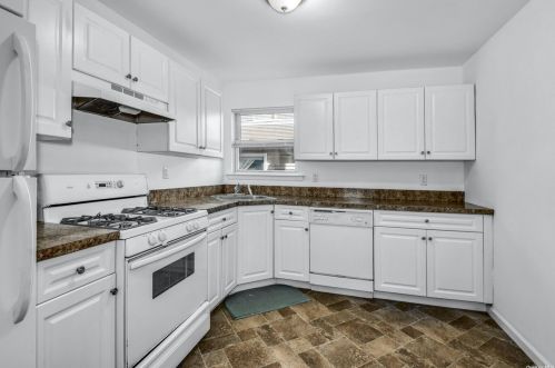 7 Georgia St, Elwood NY  11731-2230 exterior