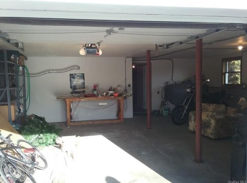 15 Maplewood Dr, Middletown NY  10940-6689 exterior