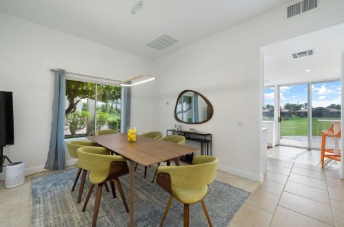 8 Oak Tree Dr, Rancho Mirage CA  92270-1612 exterior