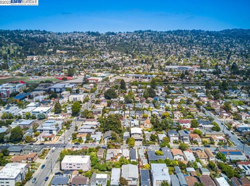 518 Stannage Ave, Berkeley CA  94706-1223 exterior