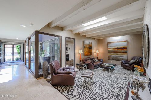 1029 Cactus Wren Dr, Phoenix AZ 85051-8187 exterior