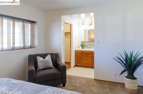 677 Briergate Way, Hayward CA  94544-7201 exterior