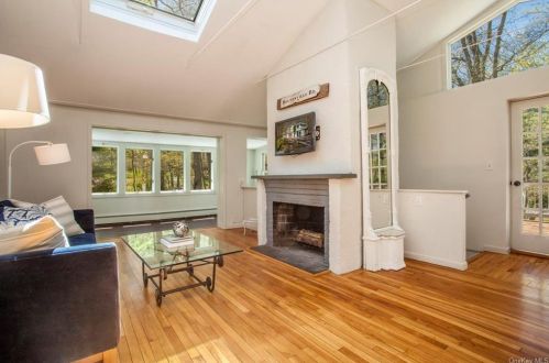 19 Boutonville Rd, Lewisboro, NY 10590-1517