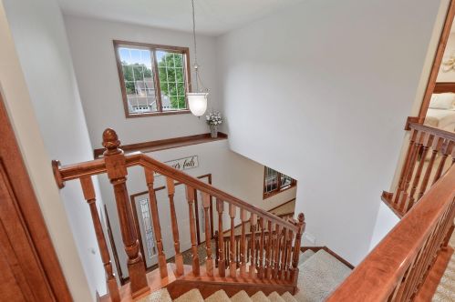 1888 White Oak Dr, Chaska MN  55318-2878 exterior