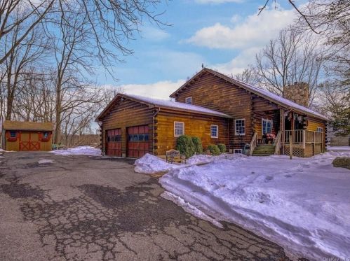 26 Eager Rd, Montgomery, NY 12549-2527