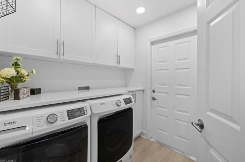 10461 Regent Cir, Naples FL  34109-1571 exterior