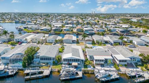 17571 Canal Cove Ct, Fort Myers Beach, FL 33931-7112