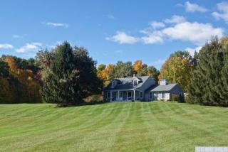 337 Hennett Rd, Chatham Center, NY 12184-6108