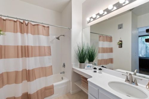 1015 Foxchase Dr, San Jose CA  95123-1108 exterior