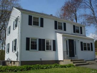 99 Lycett St, Bridgeport, CT 06611-4707