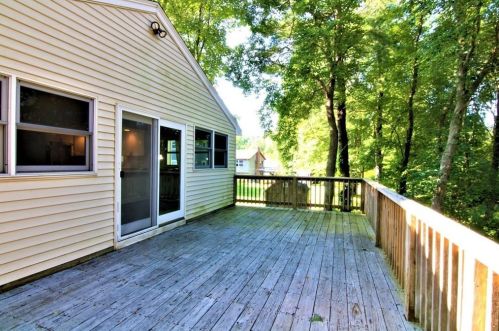 29 Shore Rd, Holbrook, MA 02343-1611