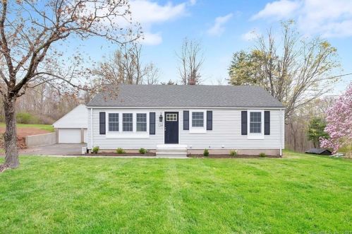 124 Park Dr, Kensington CT  06037-3815 exterior