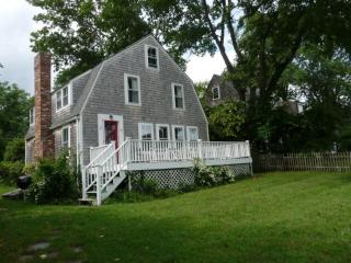 18 Saunders Rd, South Kingstown RI  02874-3909 exterior