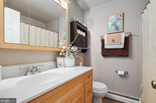 13705 Kerrydale Rd, Woodbridge VA  22193-4710 exterior