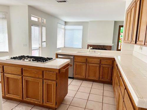 32005 Corte Eldorado, Temecula CA  92592-1033 exterior