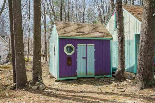 11 Stonewall Rd, Alton NH  03809-5149 exterior