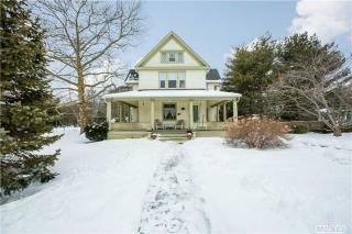 50 Garfield Ave, Sayville, NY 11782-2611