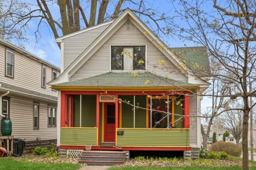 143 Bates Ave, Saint Paul, MN 55106-6328